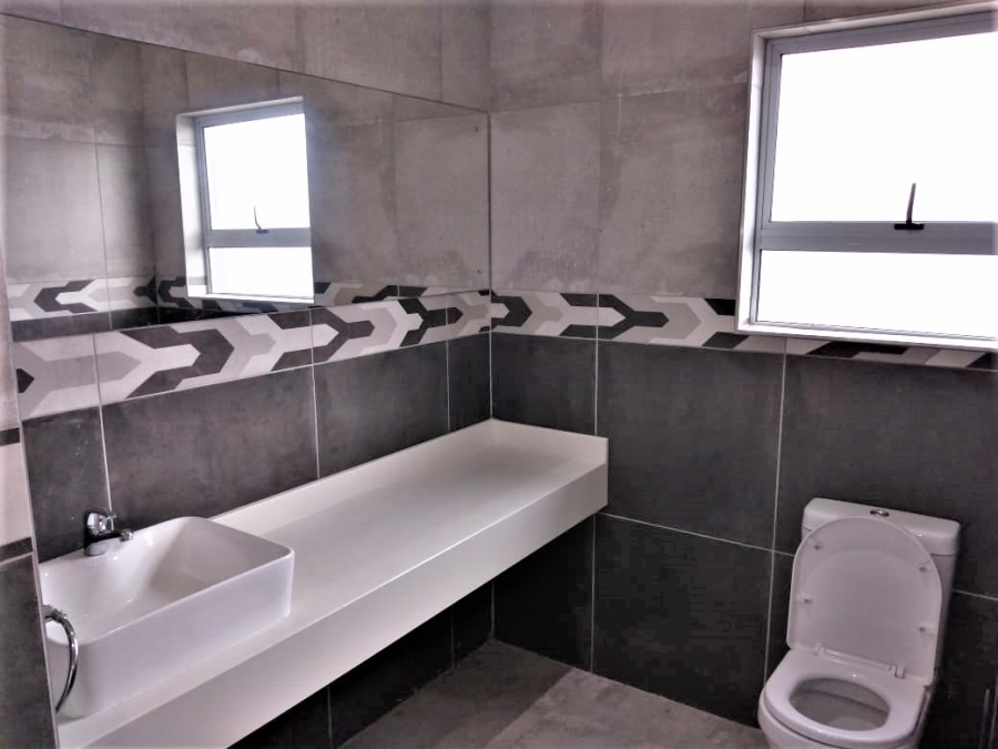 To Let Commercial Property for Rent in Cambridge Eastern Cape